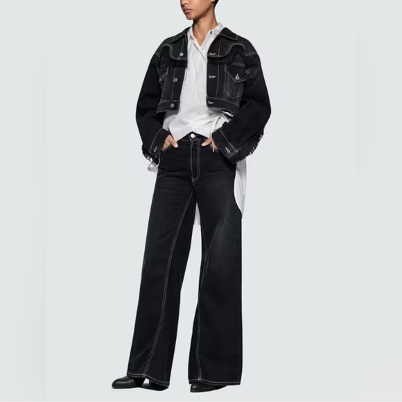 Ganni Rienzi Cropped Fringe Denim Jacket Washed
Black Size 36 Small - Picture 16 of 16